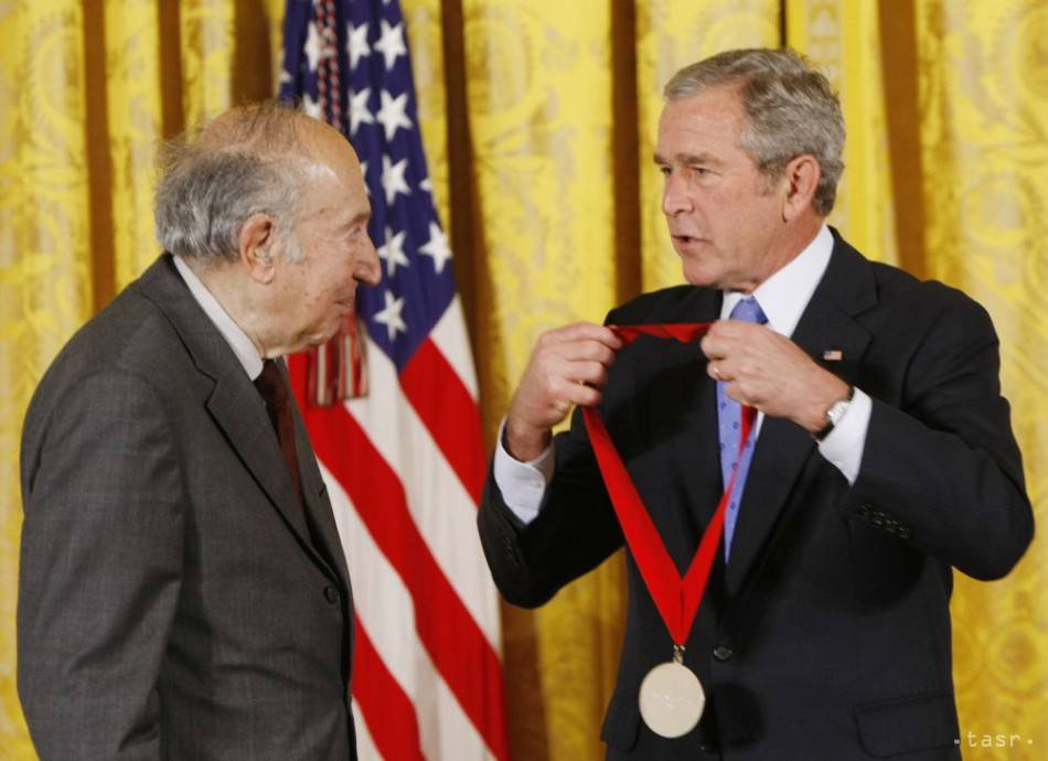 Ричард Пайпс получава медал на свободата от Джордж Буш